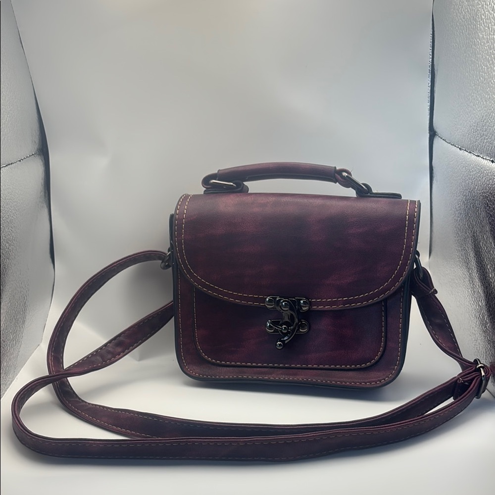 Chic Burgundy Crossbody Bag